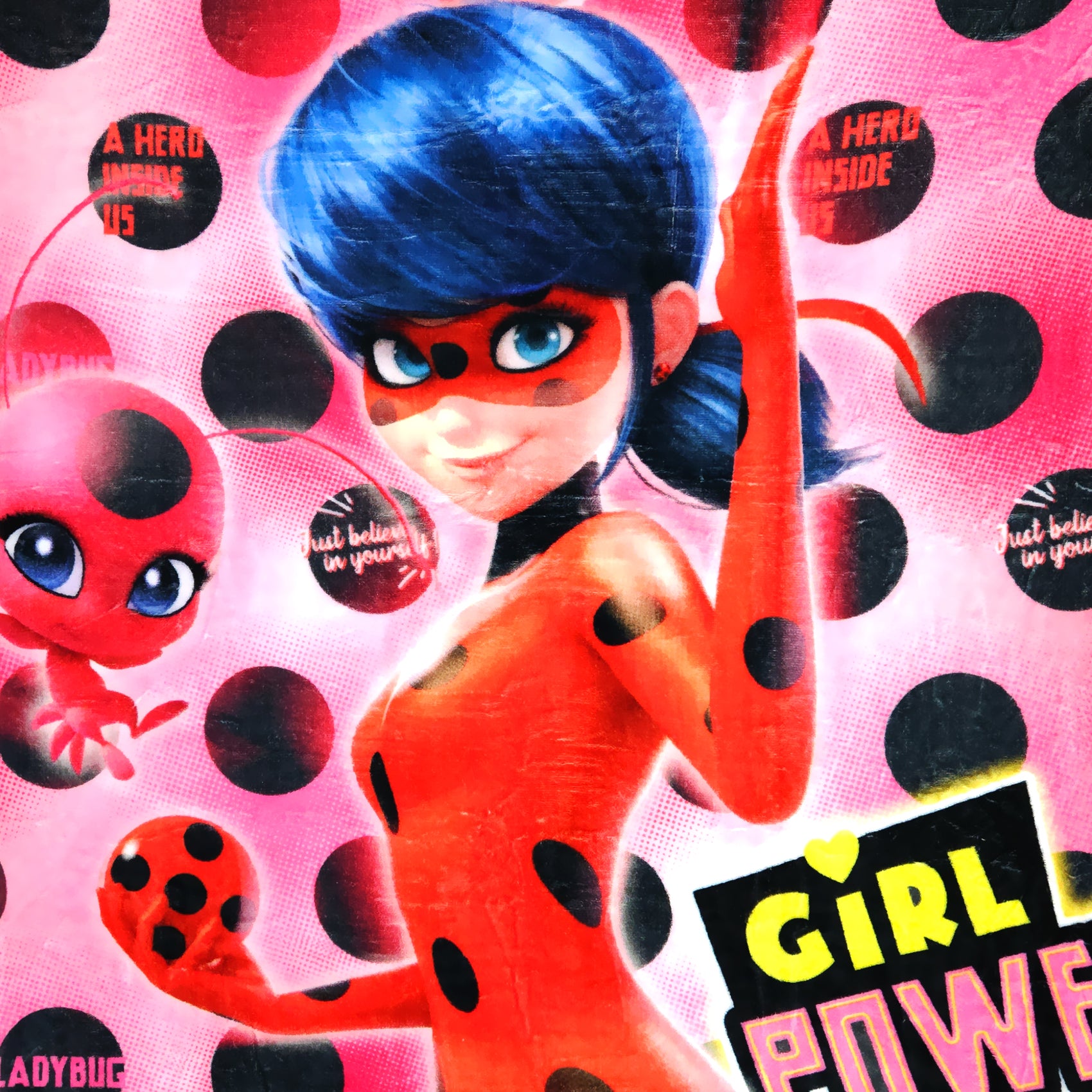 Cobertor Ligero Super Suave Matrimonial Diseños Providencia® Lady bug Girl Power